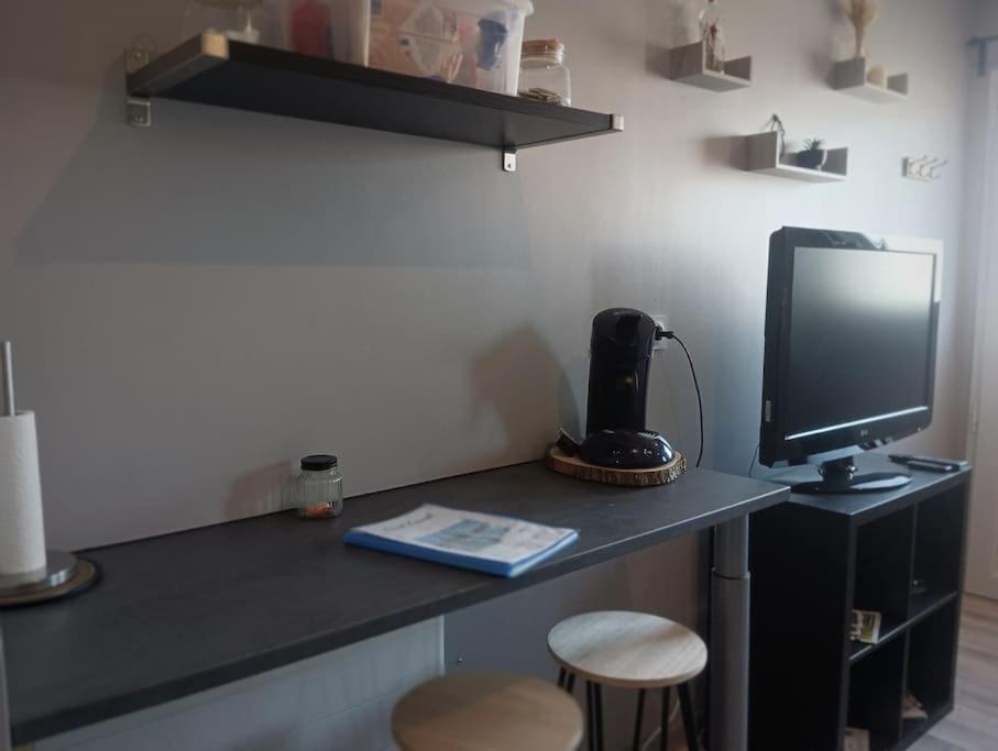 Chambre & Sdb Privee Avec Piscine En Bord De Via Rhona Sarras Екстериор снимка